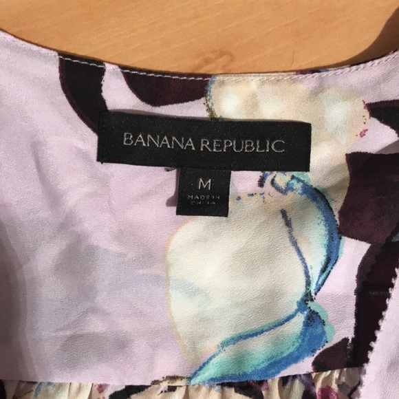 Women’s Banana Republic floral top (M) - Picture 2 of 4